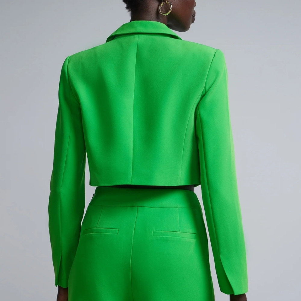 Single button cropped blazer color green size M